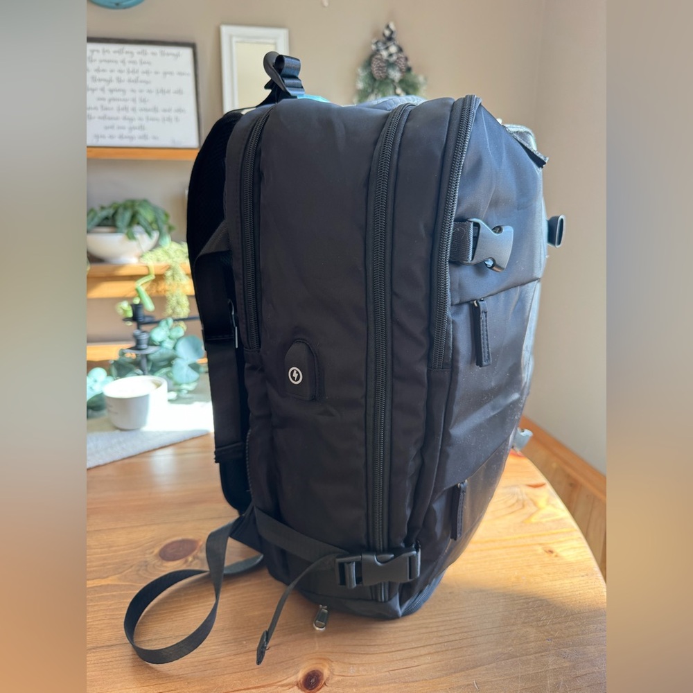 NWT- Travel Carry On Backpack in Black - Picture 13 of 15
